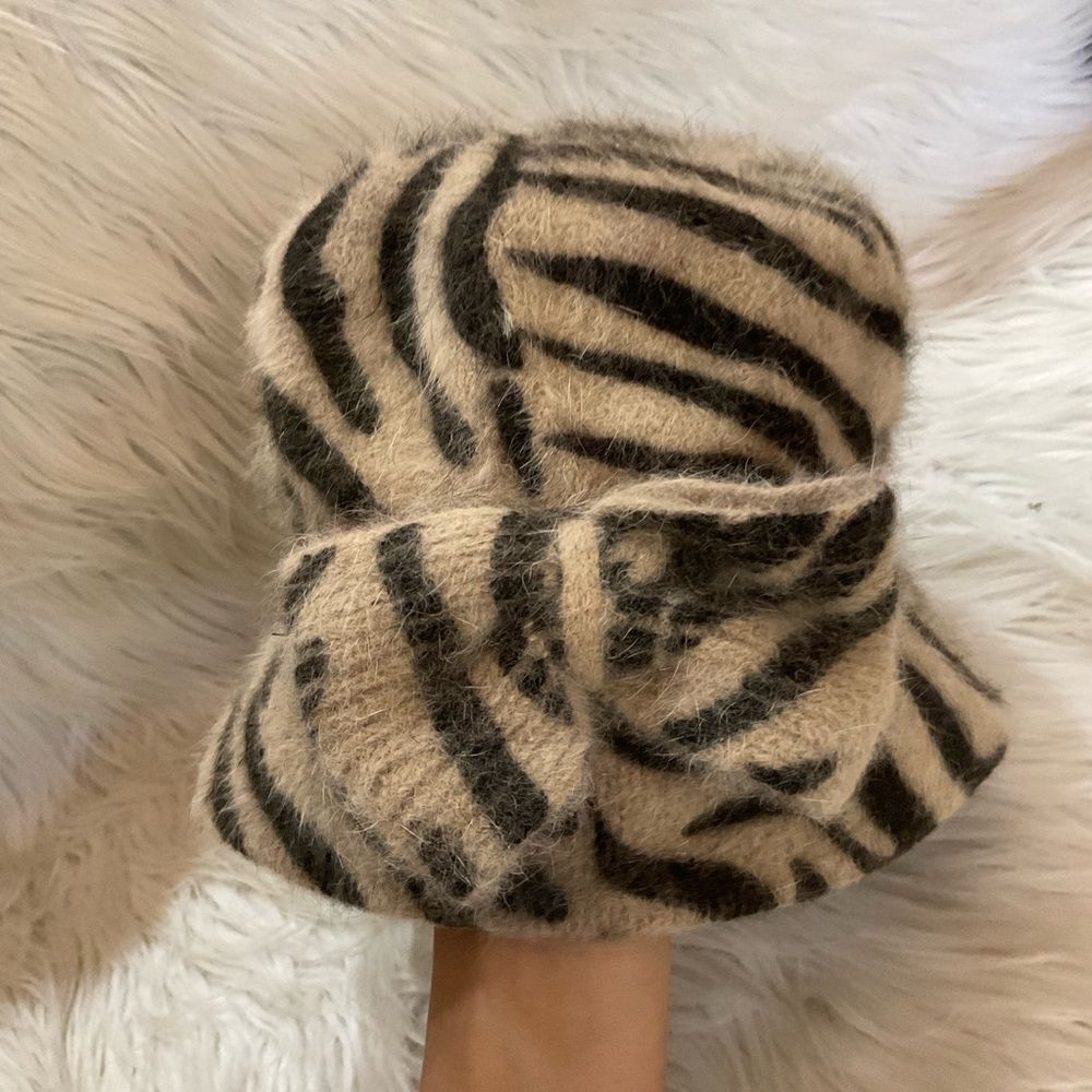 Betmar New York Vintage Brown Zebra Stripes Angora Blend Bow Bucket Hat